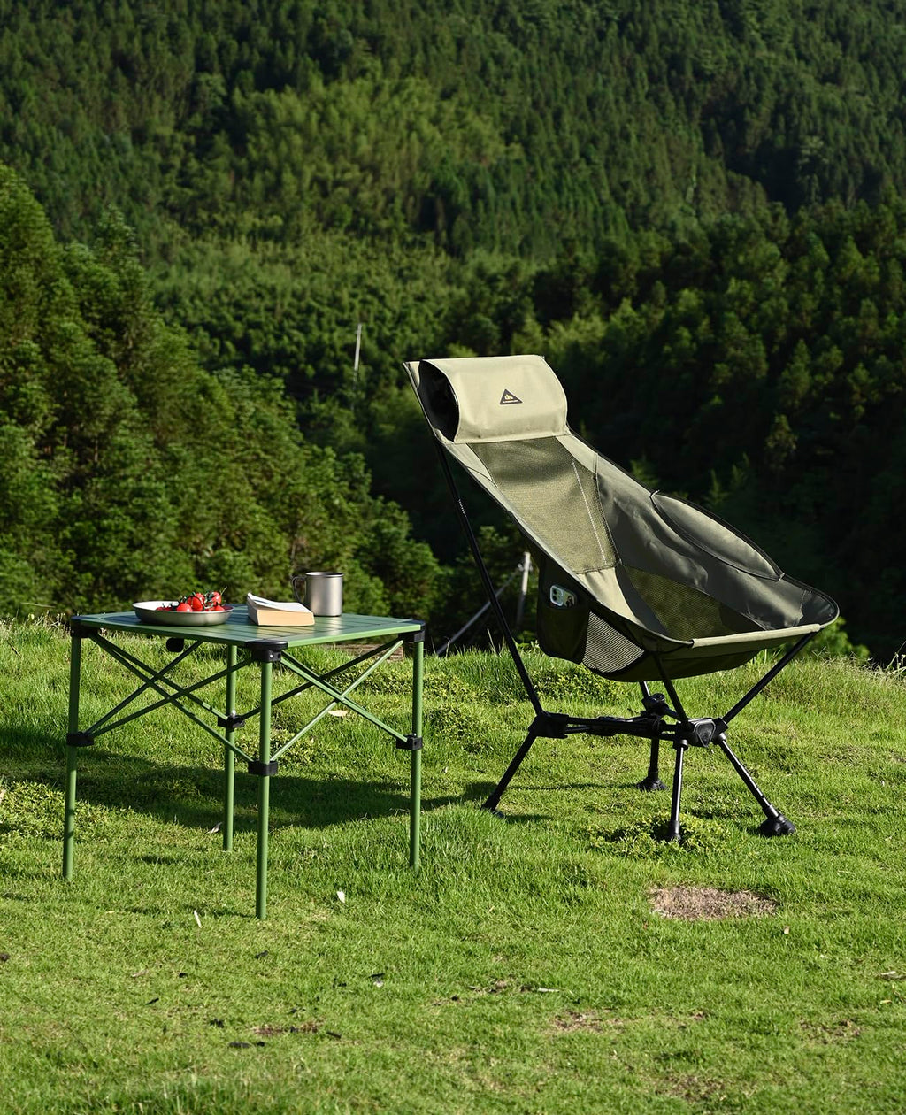 Lightweight Aluminum Folding Square Table R381311