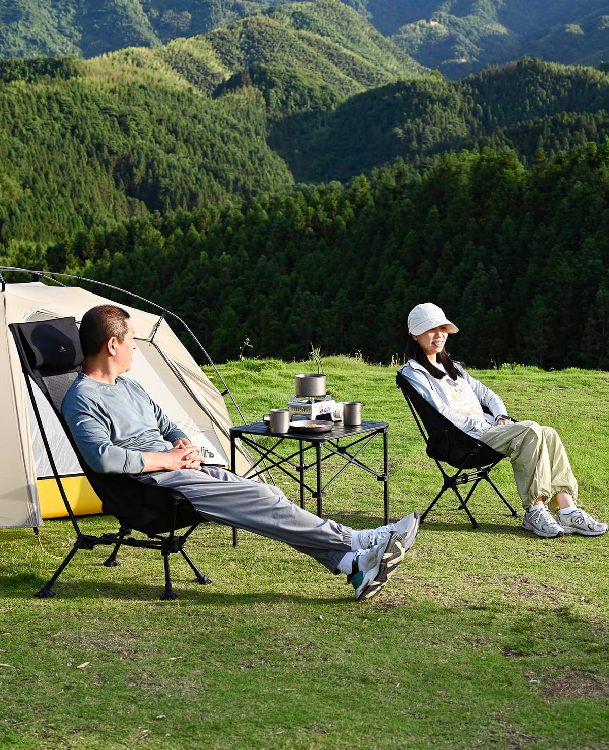 Lightweight Aluminum Folding Square Table R381311