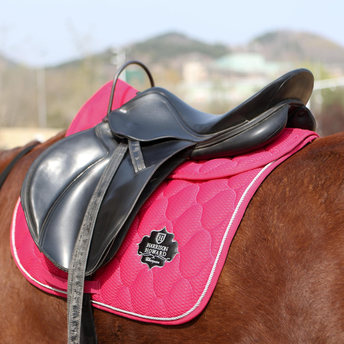 Mesh English Saddle Half Pad D84578