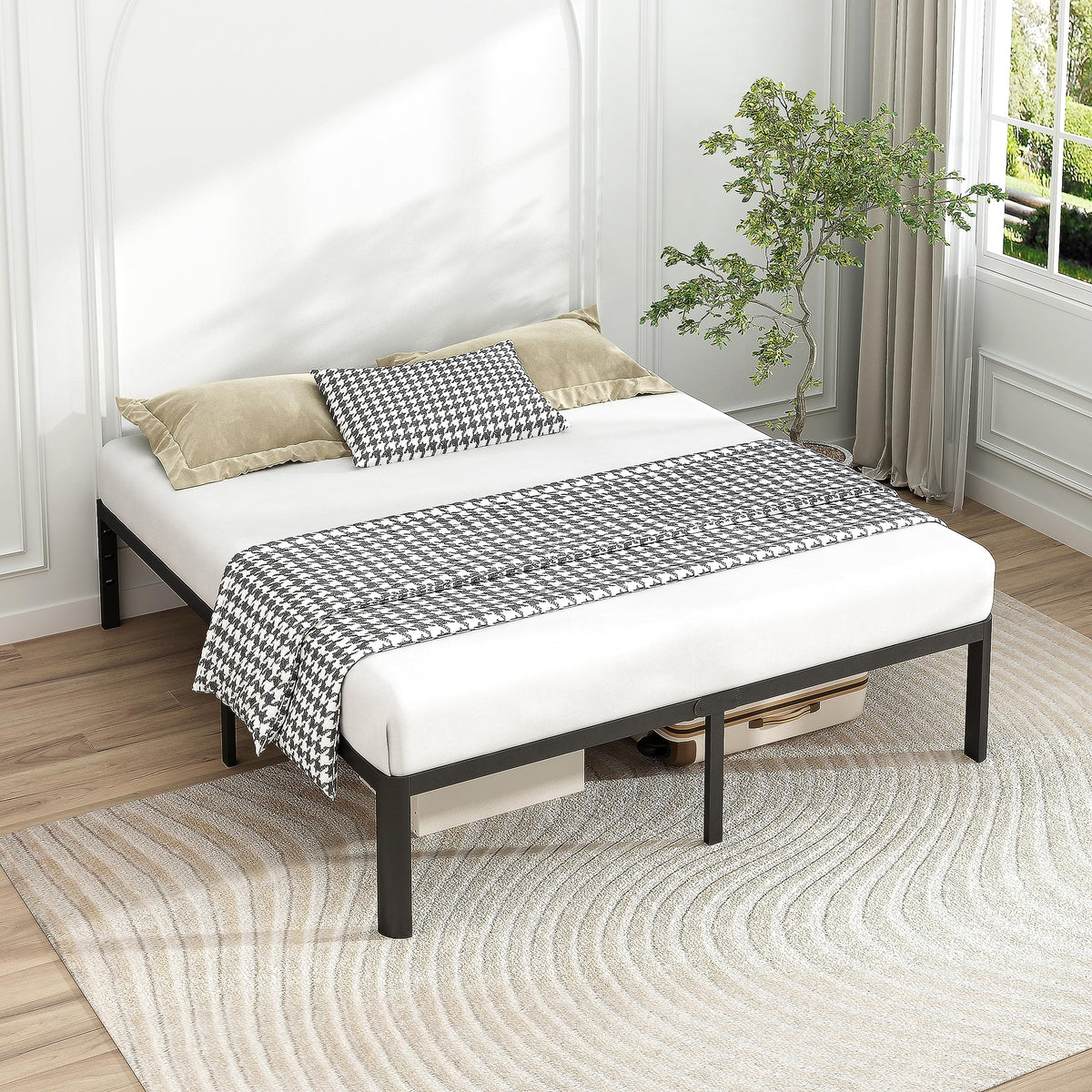14 Inch Queen Size Black Metal Platform Bed Frame L975396